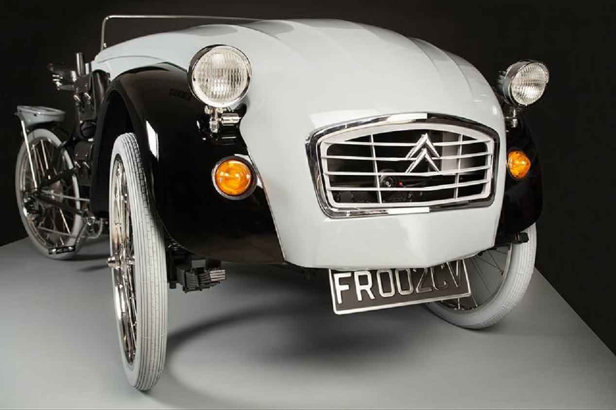 Un Citroën 2 CV... que se mueve a golpe de pedal
