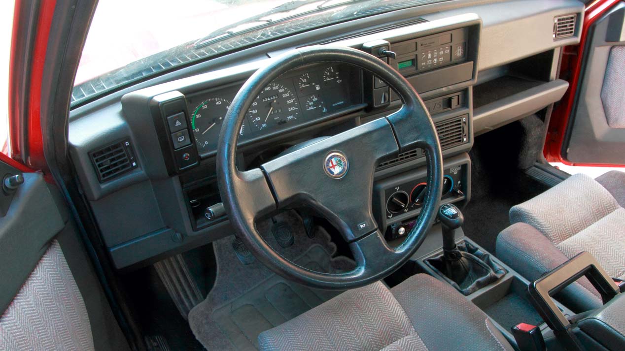 Alfa Romeo 75 V6, Lancia Delta HF Integrale y Peugeot 205 GTI