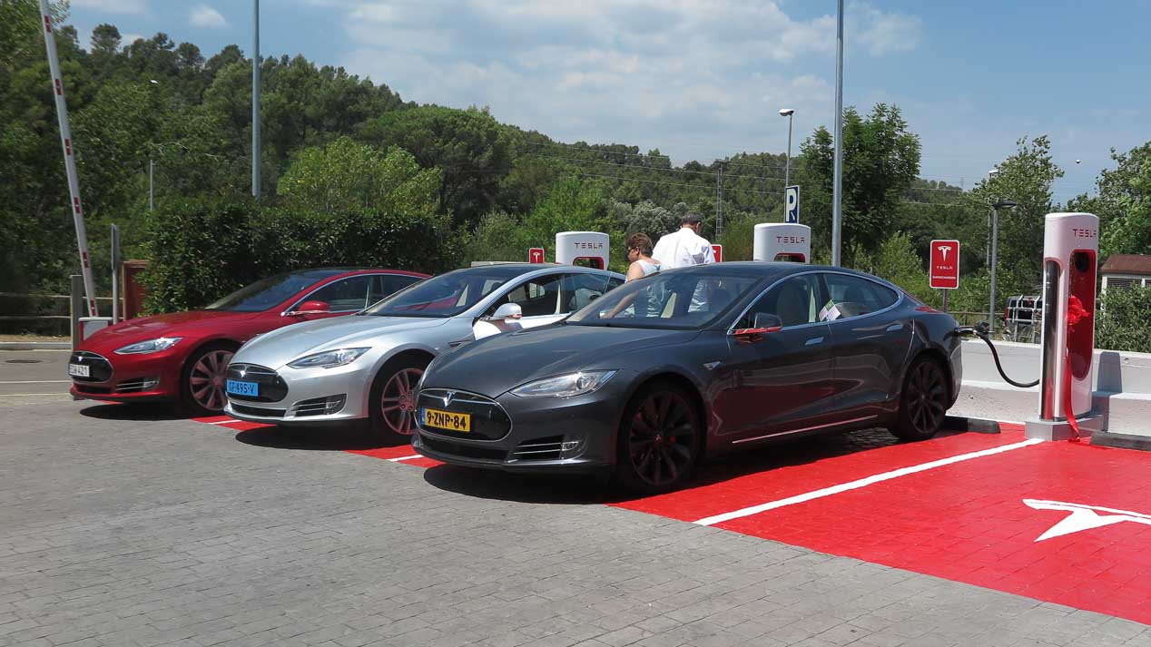 Como comprar un coche eléctrico de Tesla en España