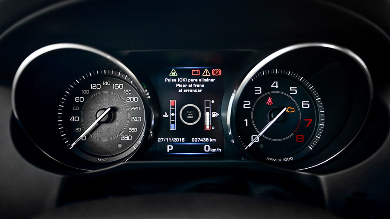 Alfa Romeo Giulia 2016 enfrentado a sus rivales