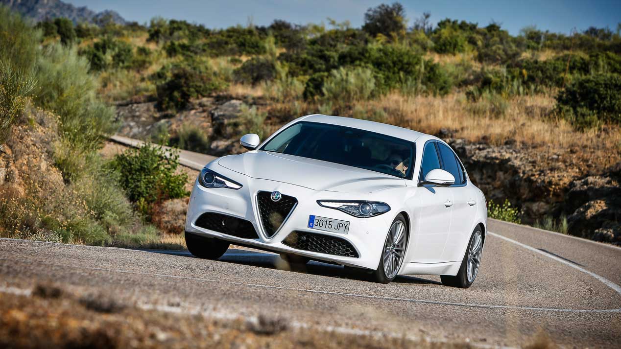 Alfa Romeo Giulia 2016 enfrentado a sus rivales