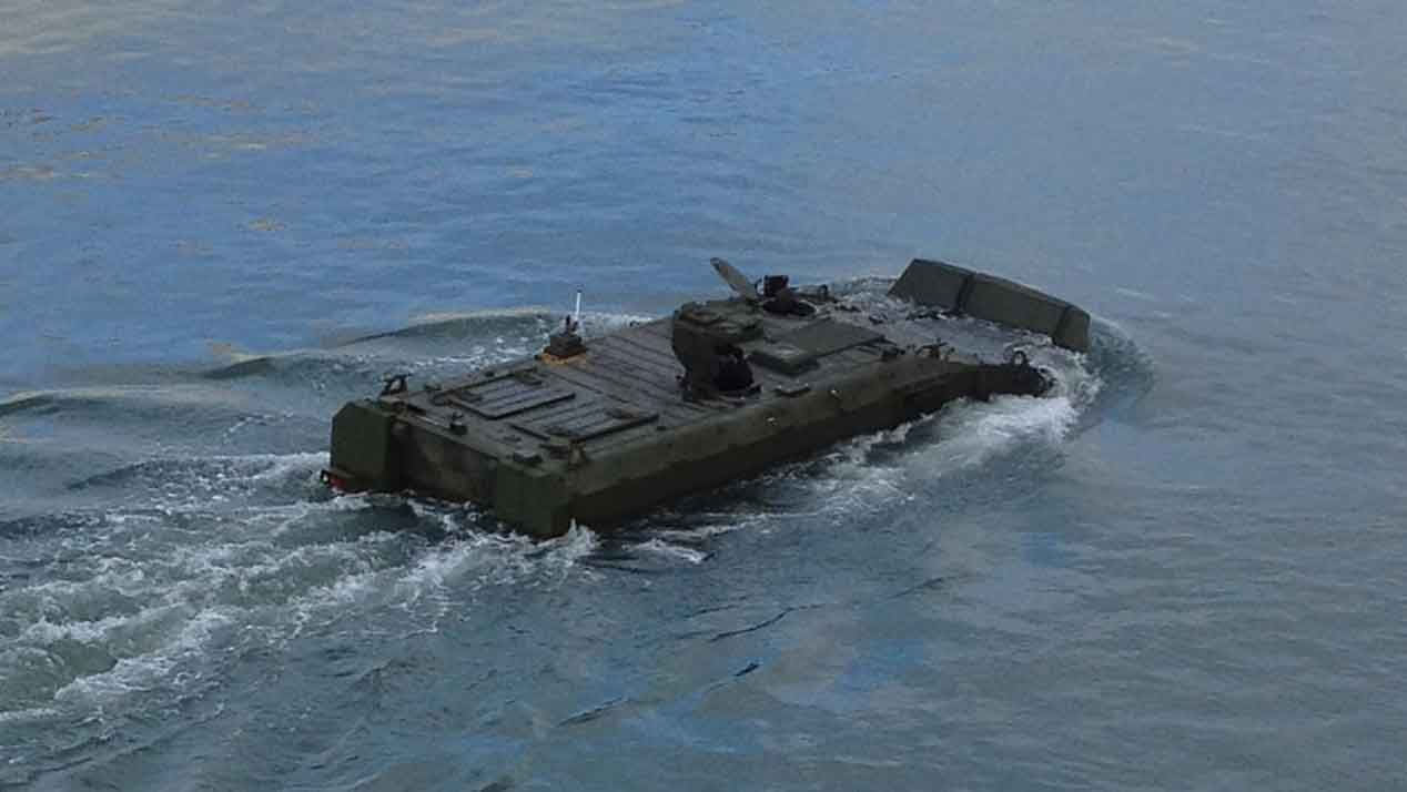 El vehículo militar anfibio al que nada se le pone por delante