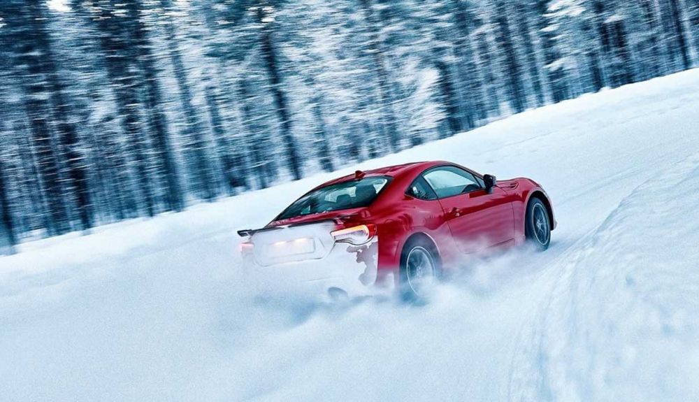 El nuevo Toyota GT86 2017, ¡en fotos derrapando por la nieve! El nuevo Toyota GT86 2017, ¡en fotos derrapando por la nieve!