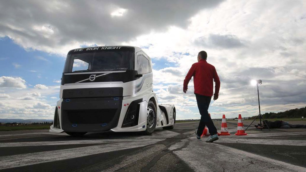Probamos el nuevo Volvo Iron Knight: el camión más rápido