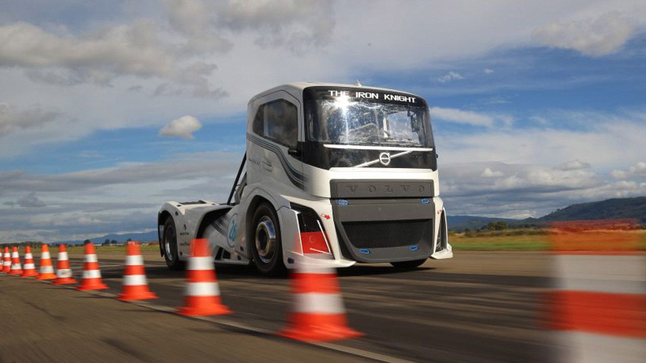 Probamos el nuevo Volvo Iron Knight: el camión más rápido