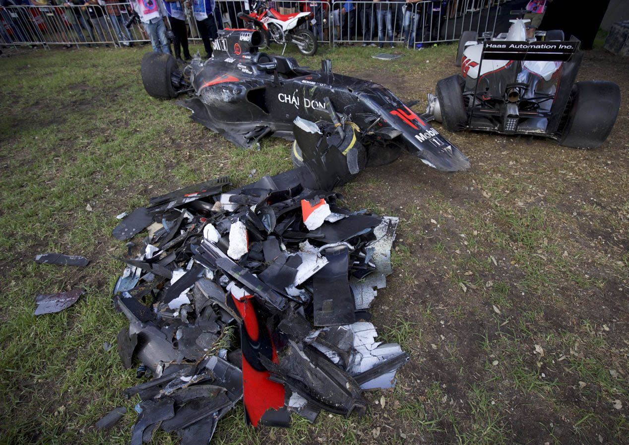 La FIA prueba el 'halo' tras el accidente de Alonso