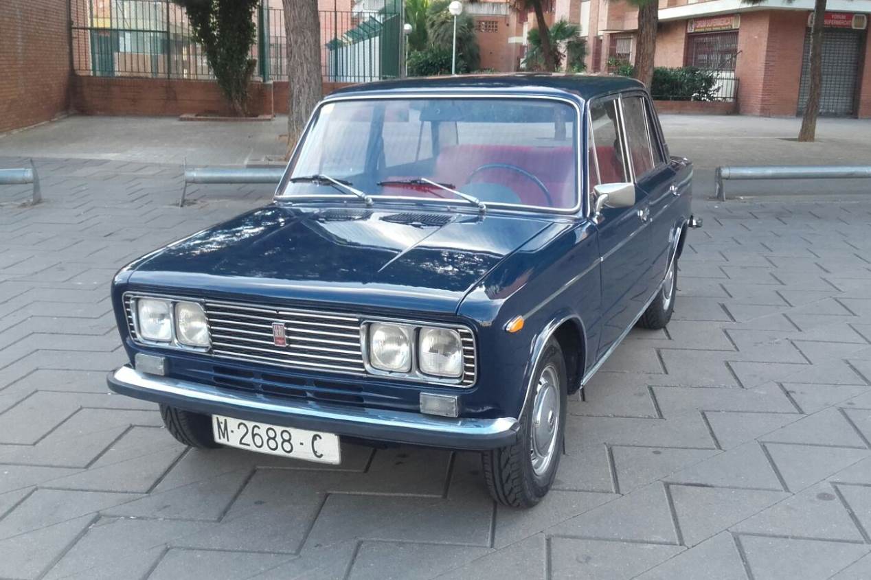 Subastan uno de los primeros coches de Julio Iglesias