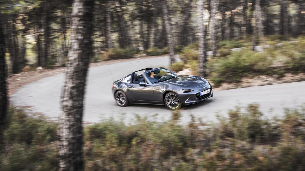 Mazda MX-5 RF: roadster con techo duro retráctil
