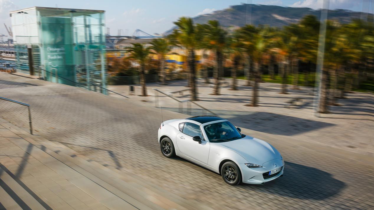 Mazda MX-5 RF: roadster con techo duro retráctil