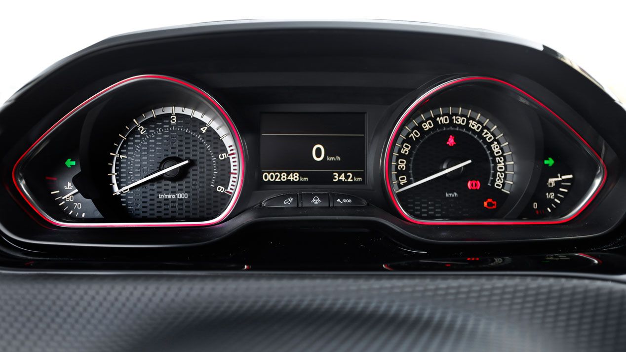 Nissan Juke dCi vs Peugeot 2008 1.6 BlueHDi vs Renault Captur dCi