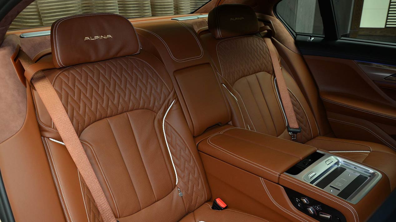 BMW Alpina B7 ALLRAD 038, presumiendo de color marrón