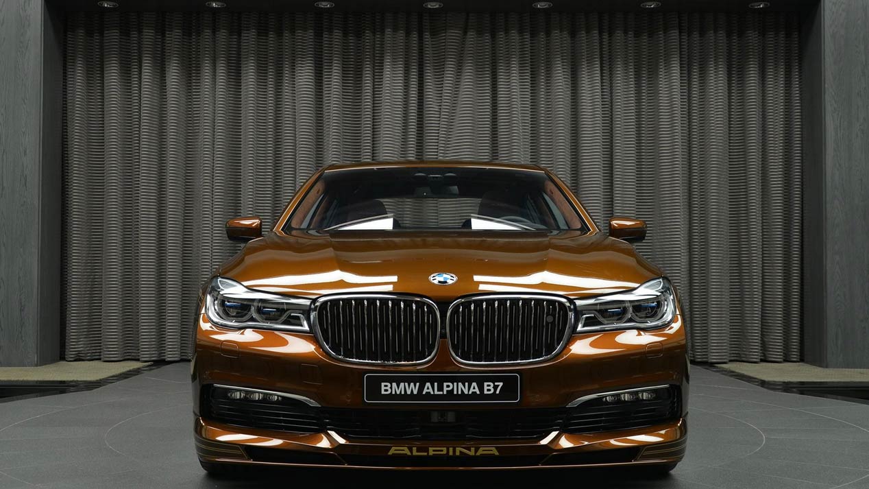 BMW Alpina B7 ALLRAD 038, presumiendo de color marrón