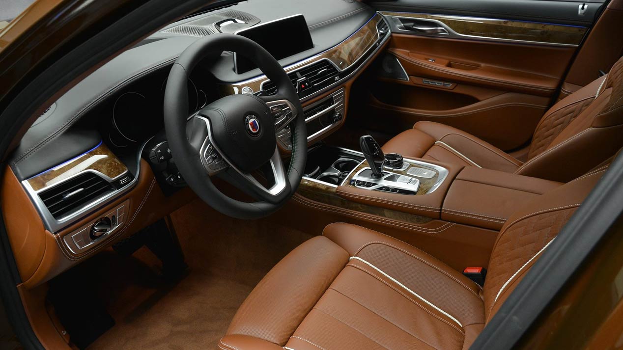 BMW Alpina B7 ALLRAD 038, presumiendo de color marrón