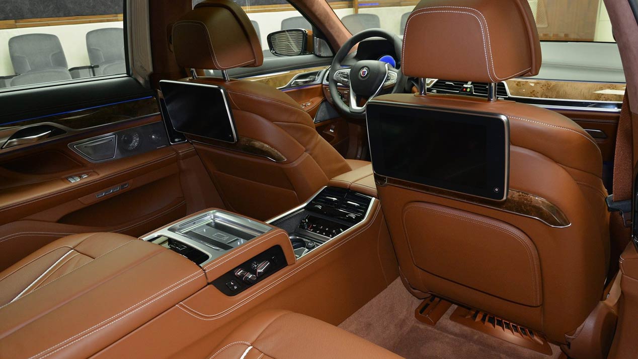 BMW Alpina B7 ALLRAD 038, presumiendo de color marrón