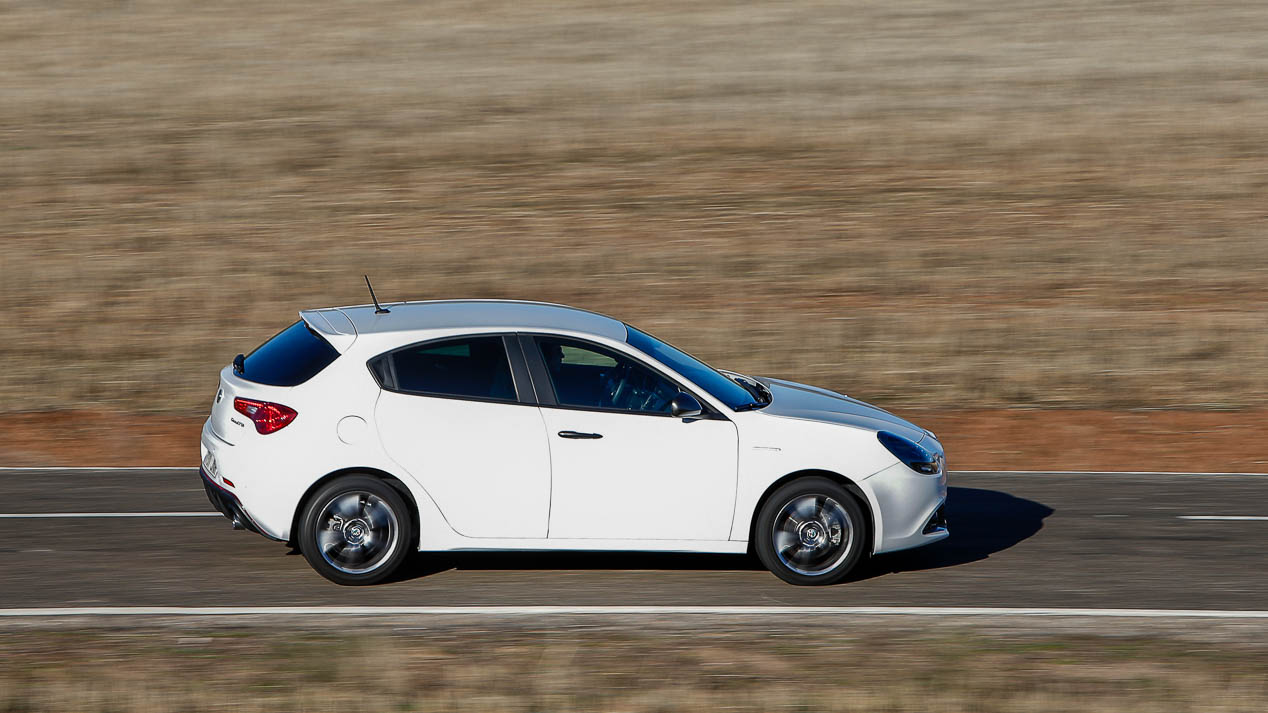 Alfa Romeo Giulietta y Seat León, dos rápidos Diesel enfrentados
