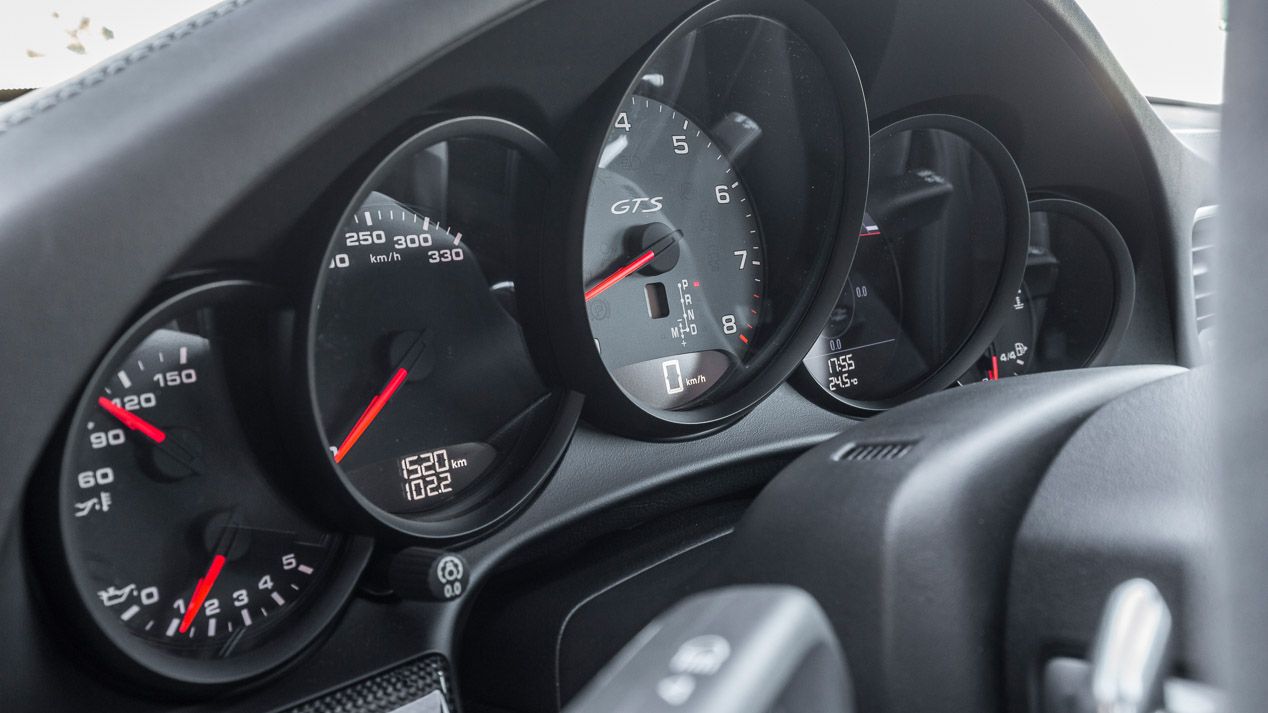 Porsche 911 GTS, un súperdeportivo que enamora cada día o en circuito