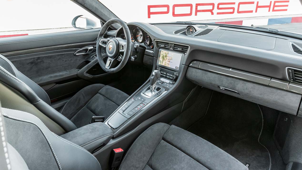 Porsche 911 GTS, un súperdeportivo que enamora cada día o en circuito