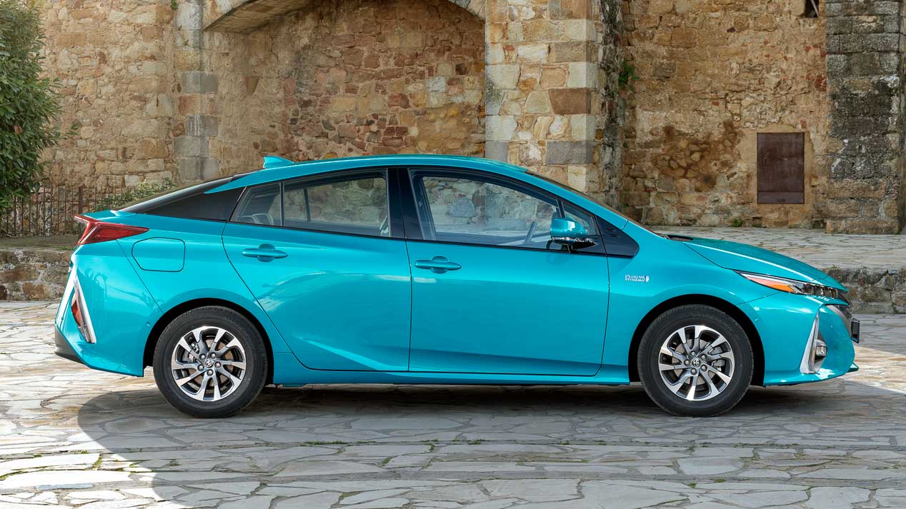 Toyota Prius Plug-in 2017, nueva generación del híbrido enchufable