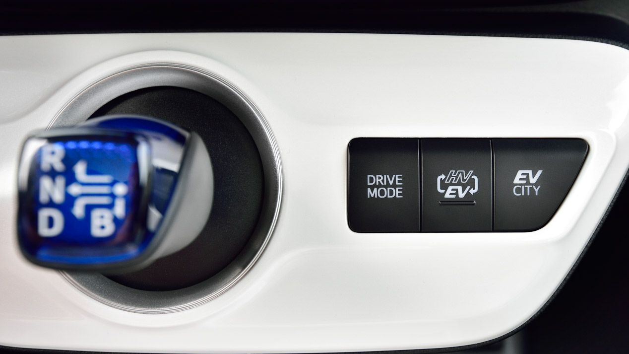 Toyota Prius Plug-in 2017, nueva generación del híbrido enchufable
