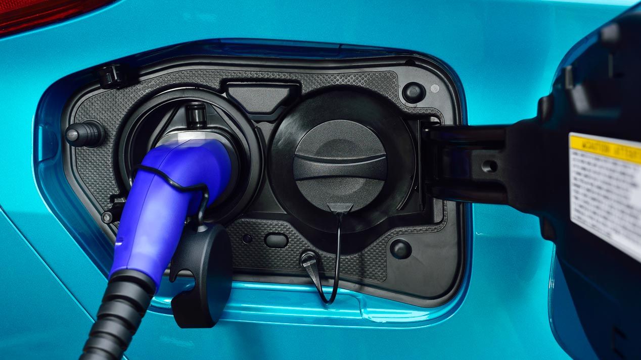 Toyota Prius Plug-in 2017, nueva generación del híbrido enchufable