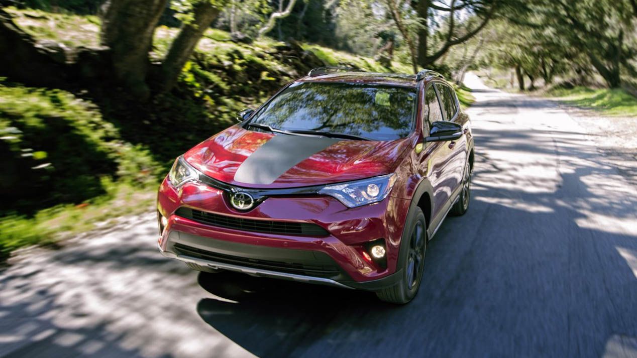 Toyota RAV4 Adventure, con una imagen más campera