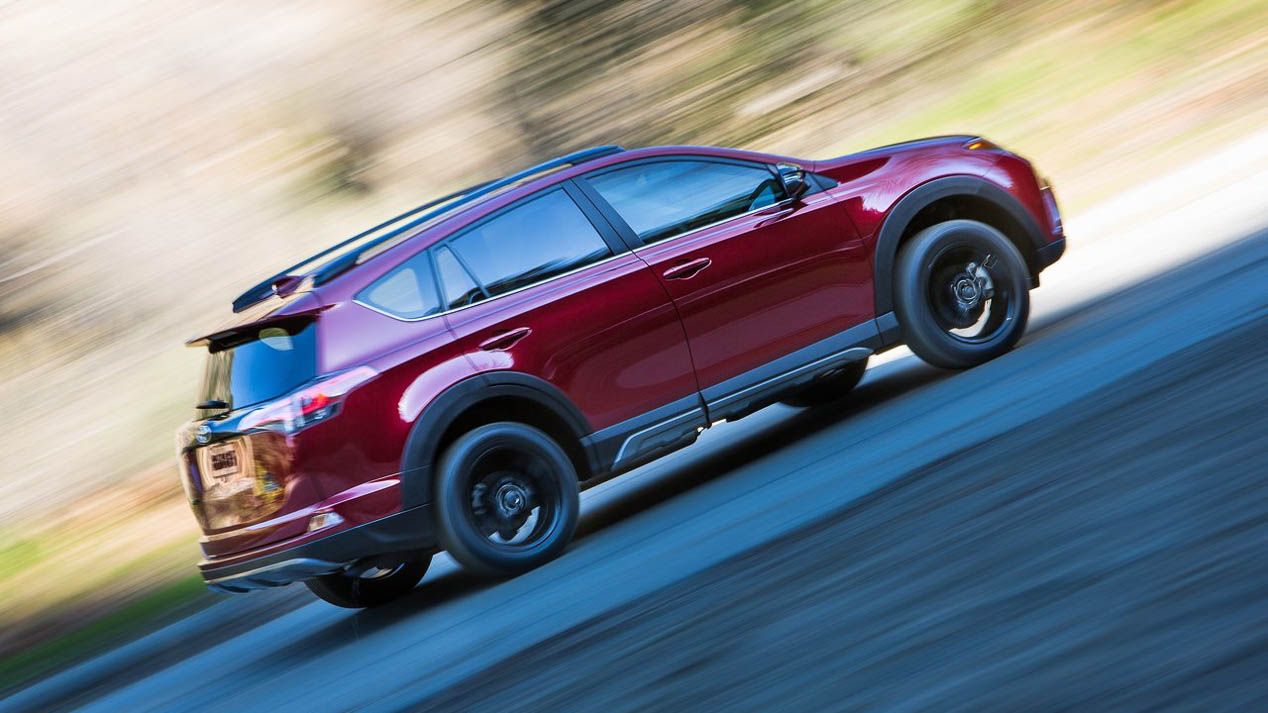 Toyota RAV4 Adventure, con una imagen más campera