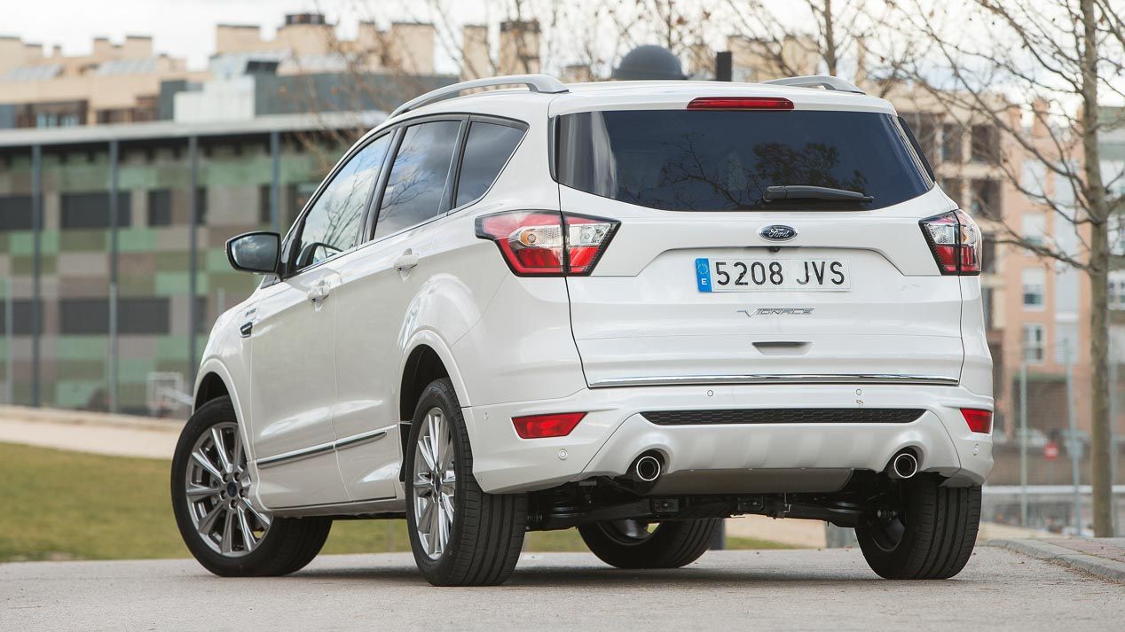 Ford Kuga 2.0 TDCi/180 vs Toyota RAV4 Hybrid, ¿cuál es mejor?