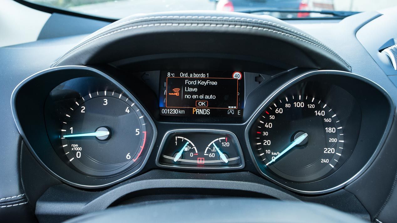 Ford Kuga 2.0 TDCi/180 vs Toyota RAV4 Hybrid, ¿cuál es mejor?