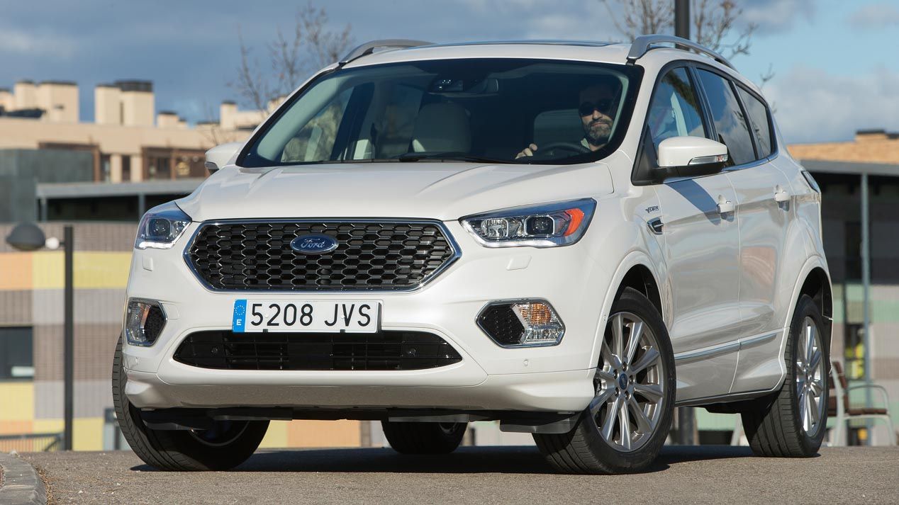 Ford Kuga 2.0 TDCi/180 vs Toyota RAV4 Hybrid, ¿cuál es mejor?