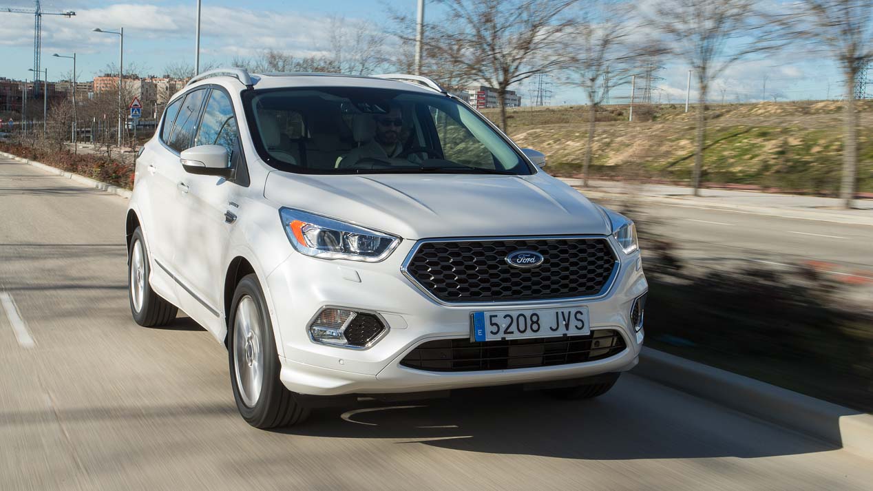 Ford Kuga 2.0 TDCi/180 vs Toyota RAV4 Hybrid, ¿cuál es mejor?