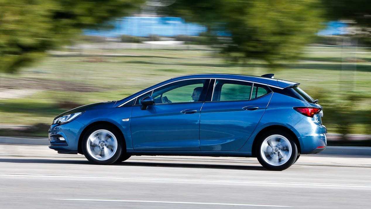 Opel Astra 1.6 CDTi vs Seat León 1.6 TDi: ¿qué compacto es mejor?