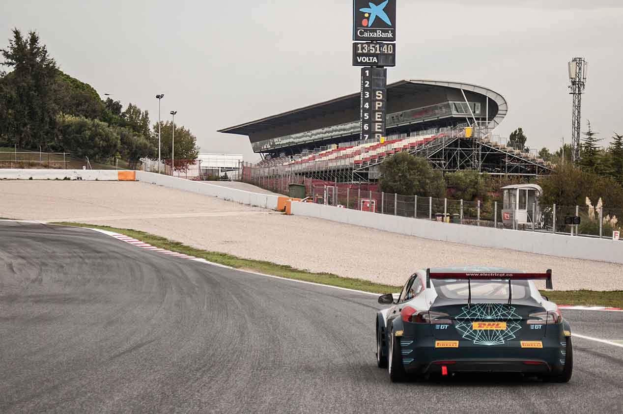 El súper coche de carreras de Tesla: EGT Tesla V2.0