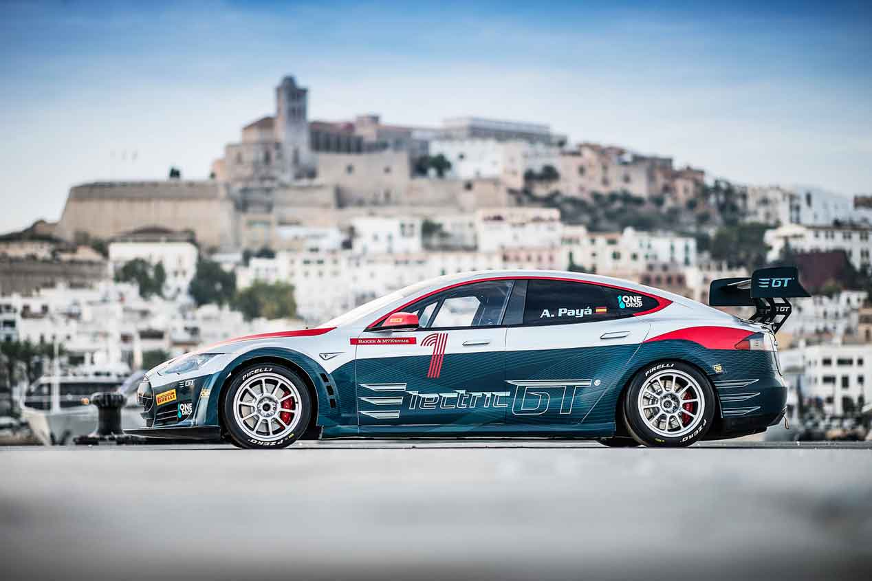 El súper coche de carreras de Tesla: EGT Tesla V2.0