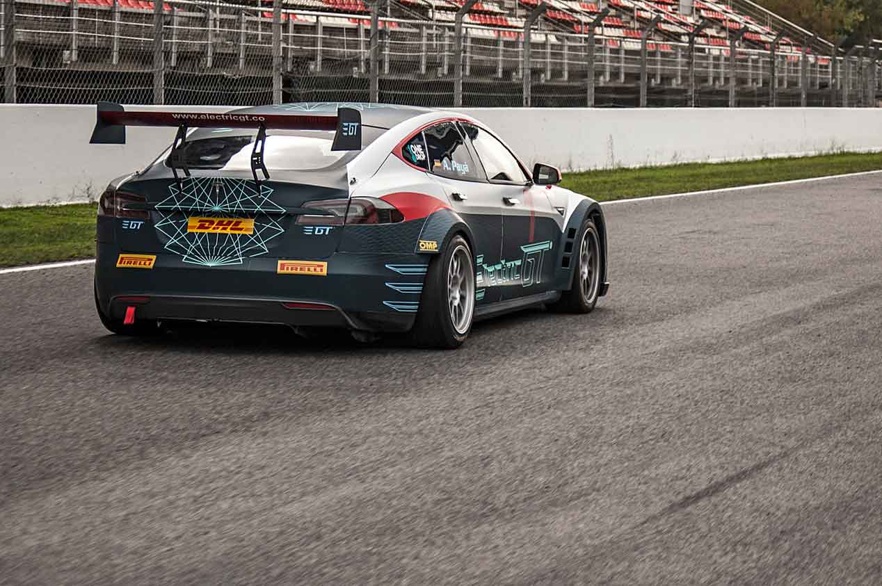 El súper coche de carreras de Tesla: EGT Tesla V2.0