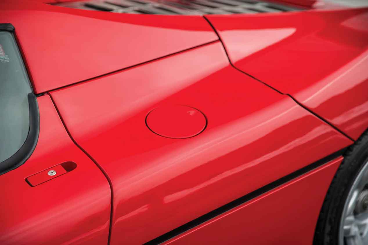 Sale a subasta el Ferrari F50 que perteneció a Mike Tyson