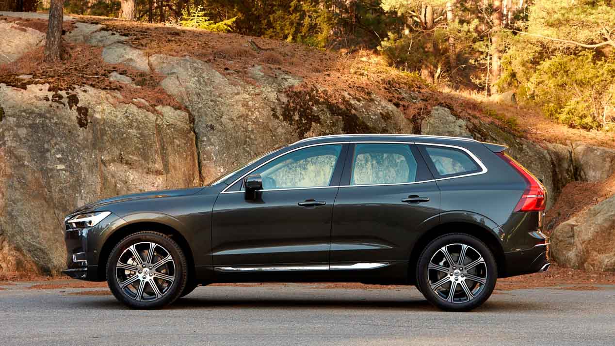 Volvo XC60, el SUV sueco se hace más grande, seguro y habitable e incluye una variante híbrida enchufable