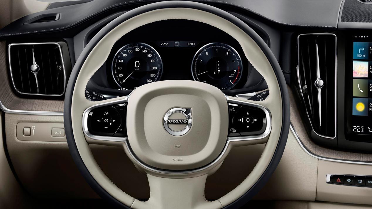 Volvo XC60, el SUV sueco se hace más grande, seguro y habitable e incluye una variante híbrida enchufable