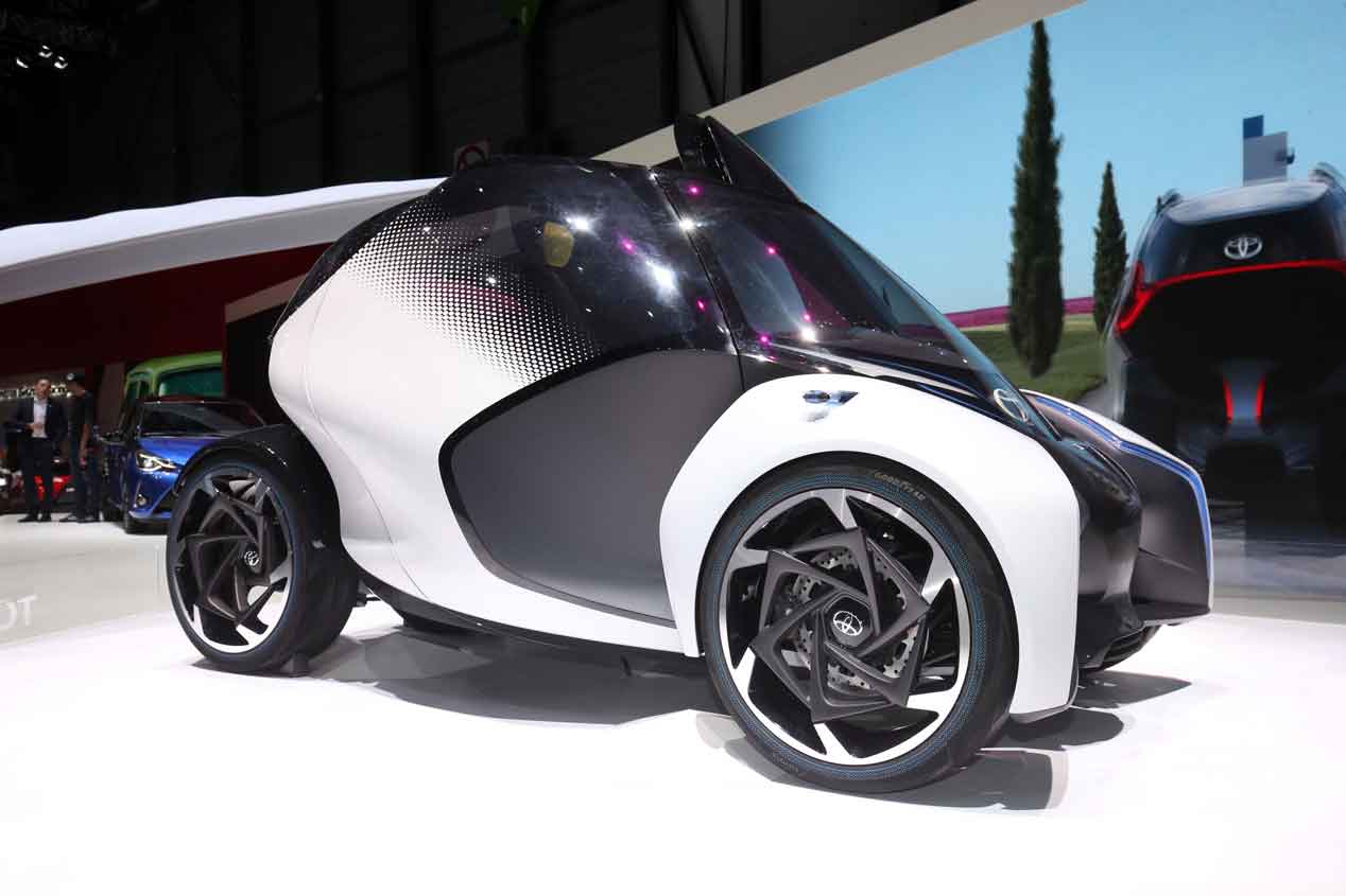 Toyota i-TRIL, un eléctrico triplaza con alma urbana