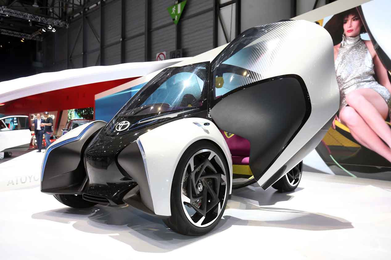 Toyota i-TRIL, un eléctrico triplaza con alma urbana