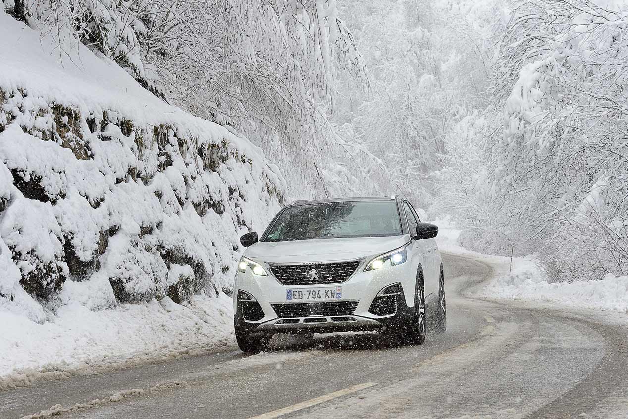 Peugeot 3008 1.2 PureTech EAT6, más madera