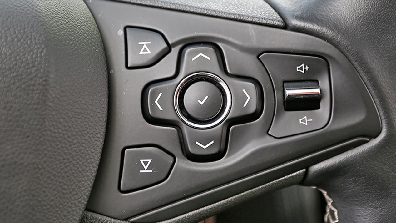Seat León Diesel, Opel Astra Diesel y Toyota Auris híbrido, en fotos