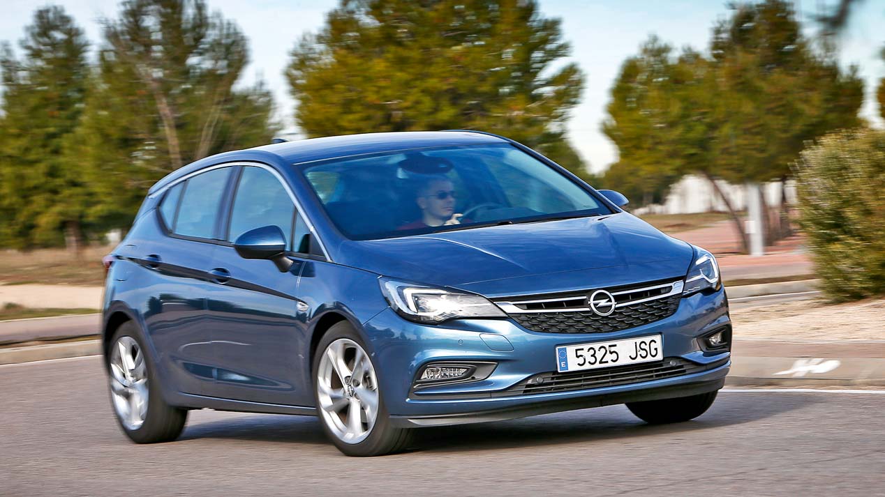 Seat León Diesel, Opel Astra Diesel y Toyota Auris híbrido, en fotos