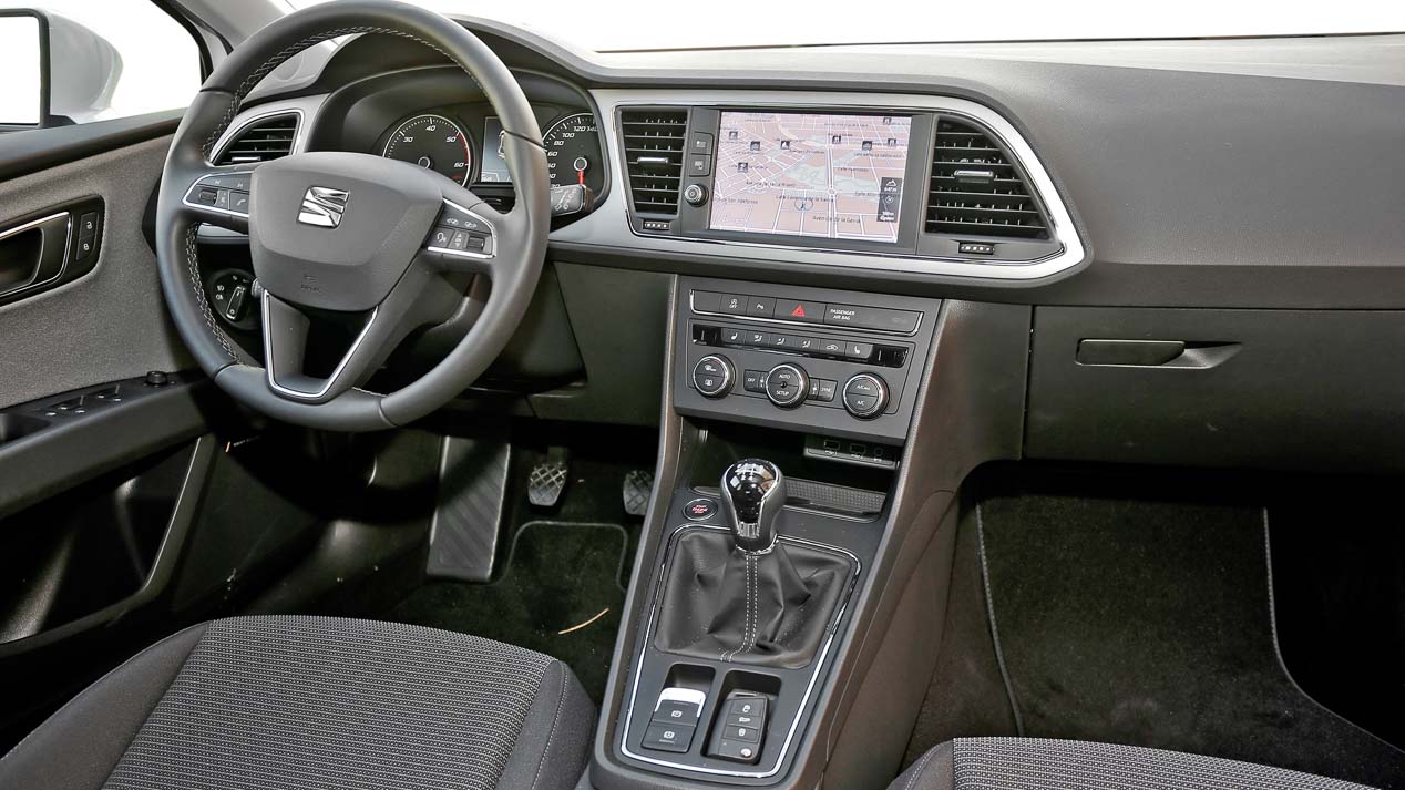 Seat León Diesel, Opel Astra Diesel y Toyota Auris híbrido, en fotos