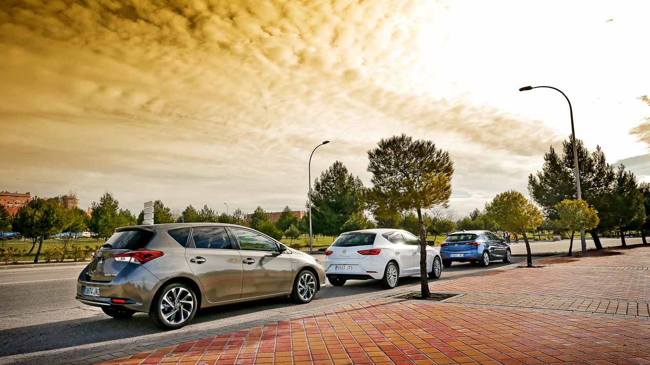 Seat León Diesel, Opel Astra Diesel y Toyota Auris híbrido, en fotos