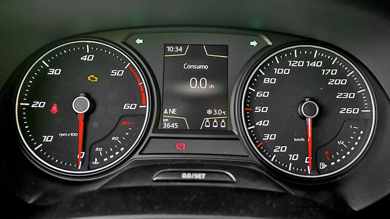 Seat León Diesel, Opel Astra Diesel y Toyota Auris híbrido, en fotos