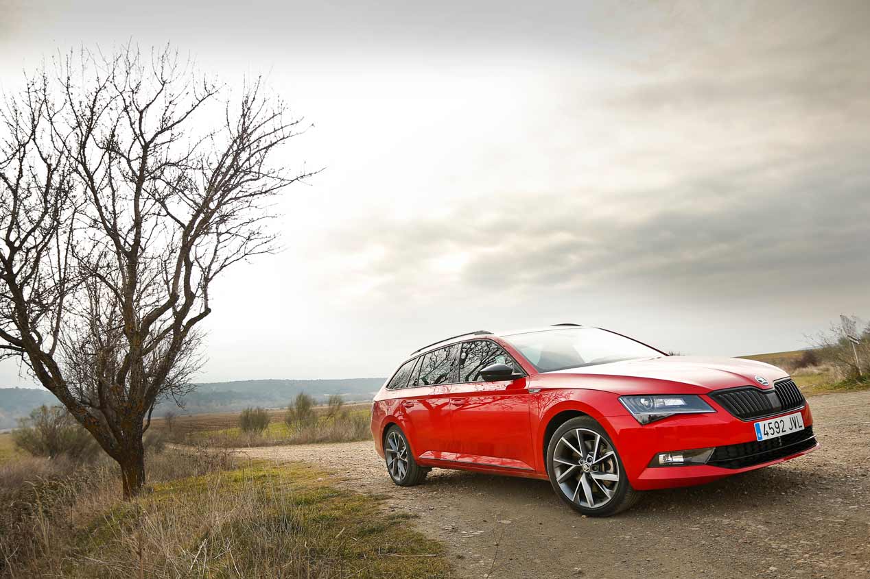 Skoda Superb Combi 2.0 TSI 4x4 Sportline: muy amplio y deportivo