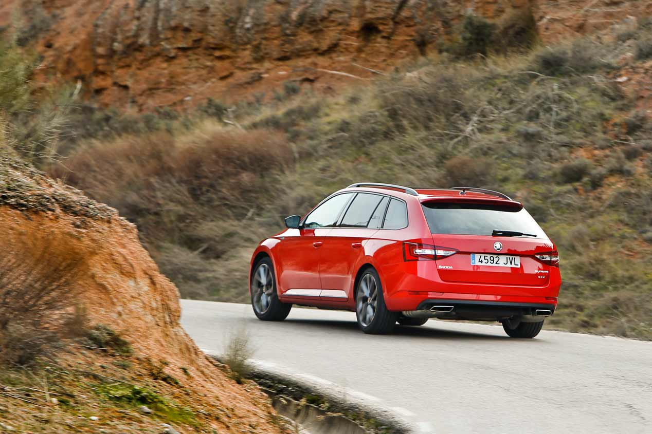 Skoda Superb Combi 2.0 TSI 4x4 Sportline: muy amplio y deportivo