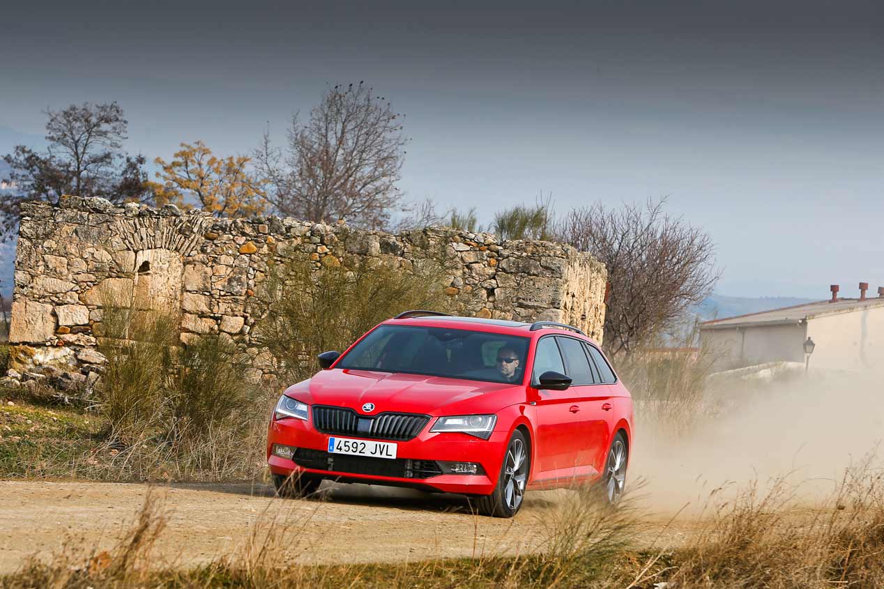 Skoda Superb Combi 2.0 TSI 4x4 Sportline: muy amplio y deportivo
