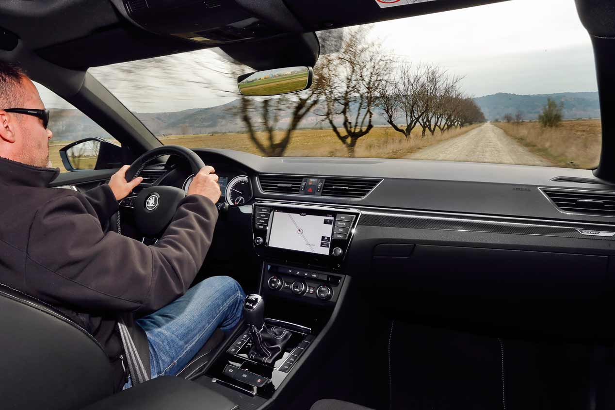 Skoda Superb Combi 2.0 TSI 4x4 Sportline: muy amplio y deportivo