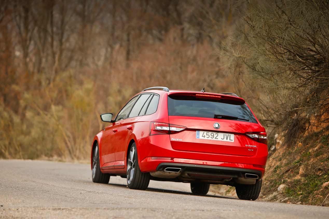 Skoda Superb Combi 2.0 TSI 4x4 Sportline: muy amplio y deportivo